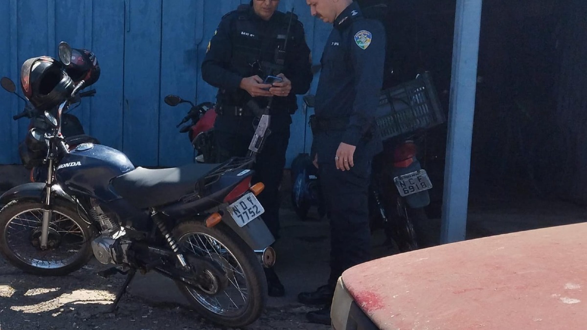 Motocicleta com placa adulterada é apreendida pela Policia Militar em Presidente Médici
